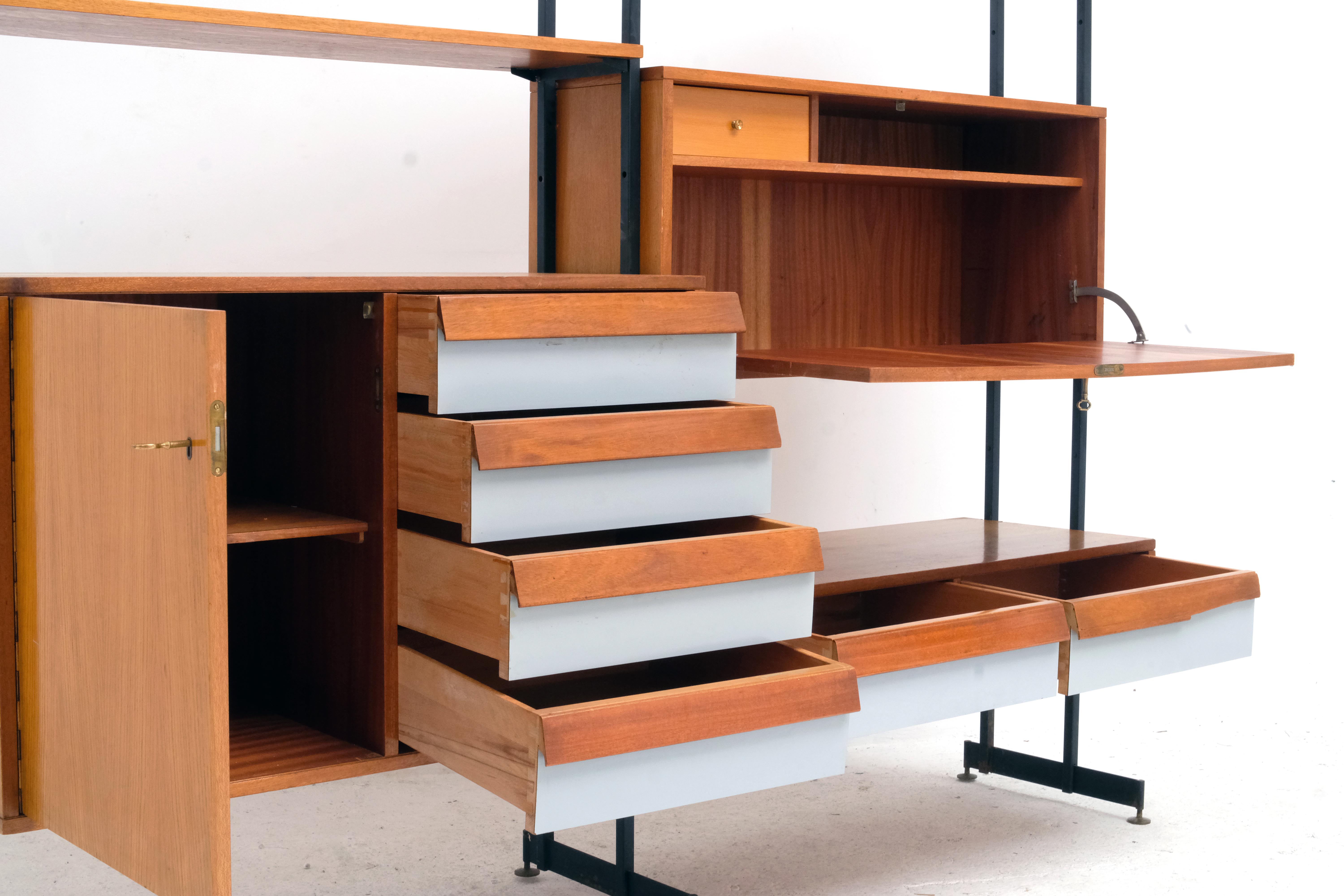 Free standing wall unit by 'Val Dera', Italy 1950's