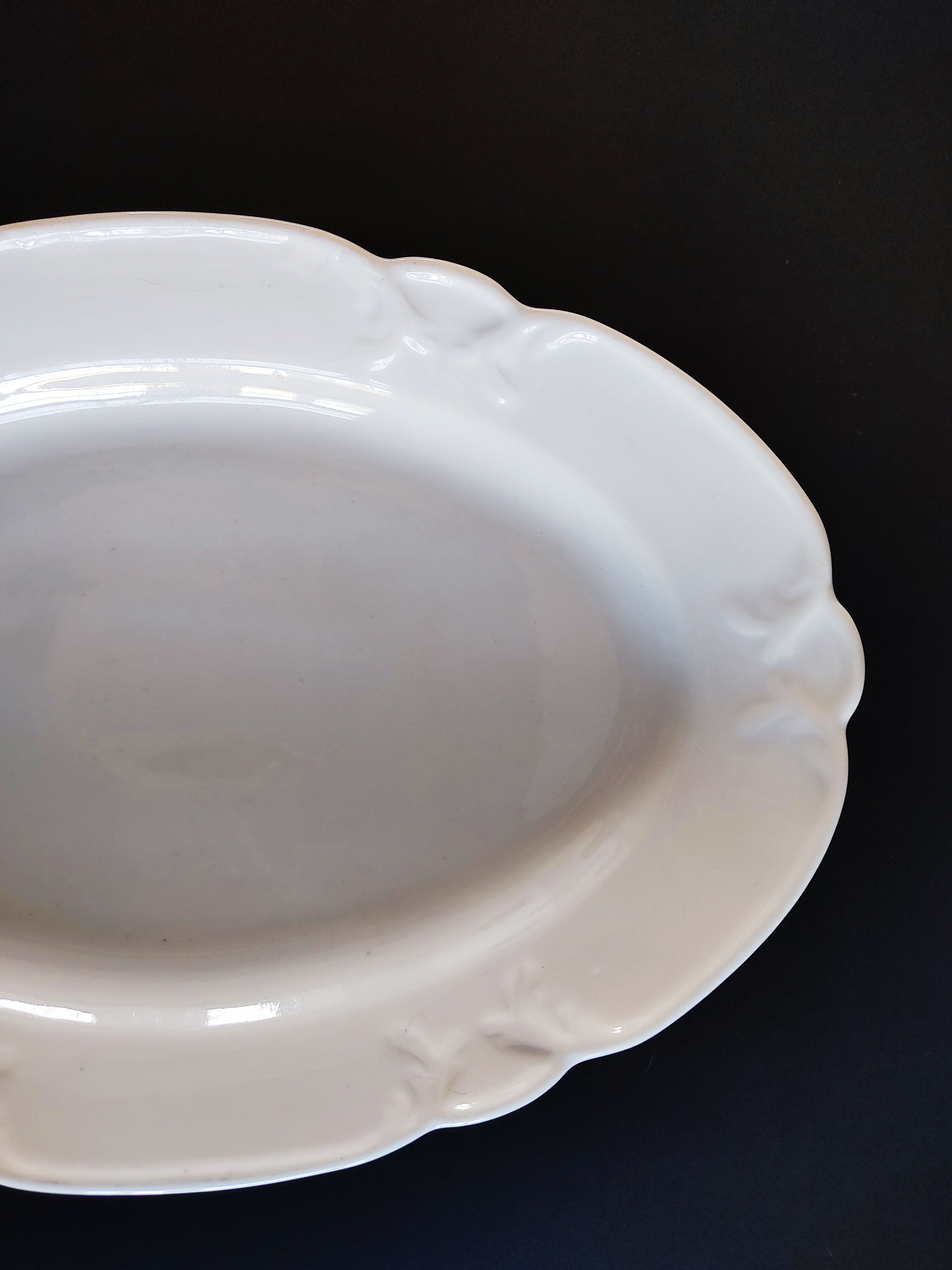 White porcelain oval dish around 1900 35 x 24 cm