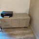 Bureau de direction Seventies en finition Stone Grey et structure chromée +