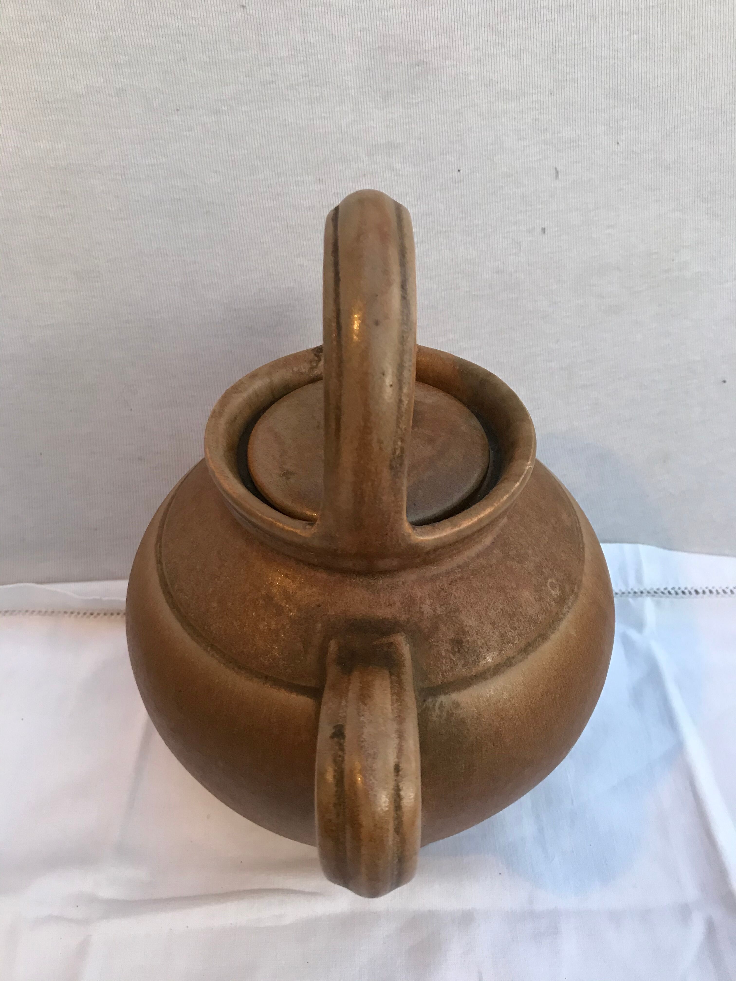 Former digoin goldstone teapot