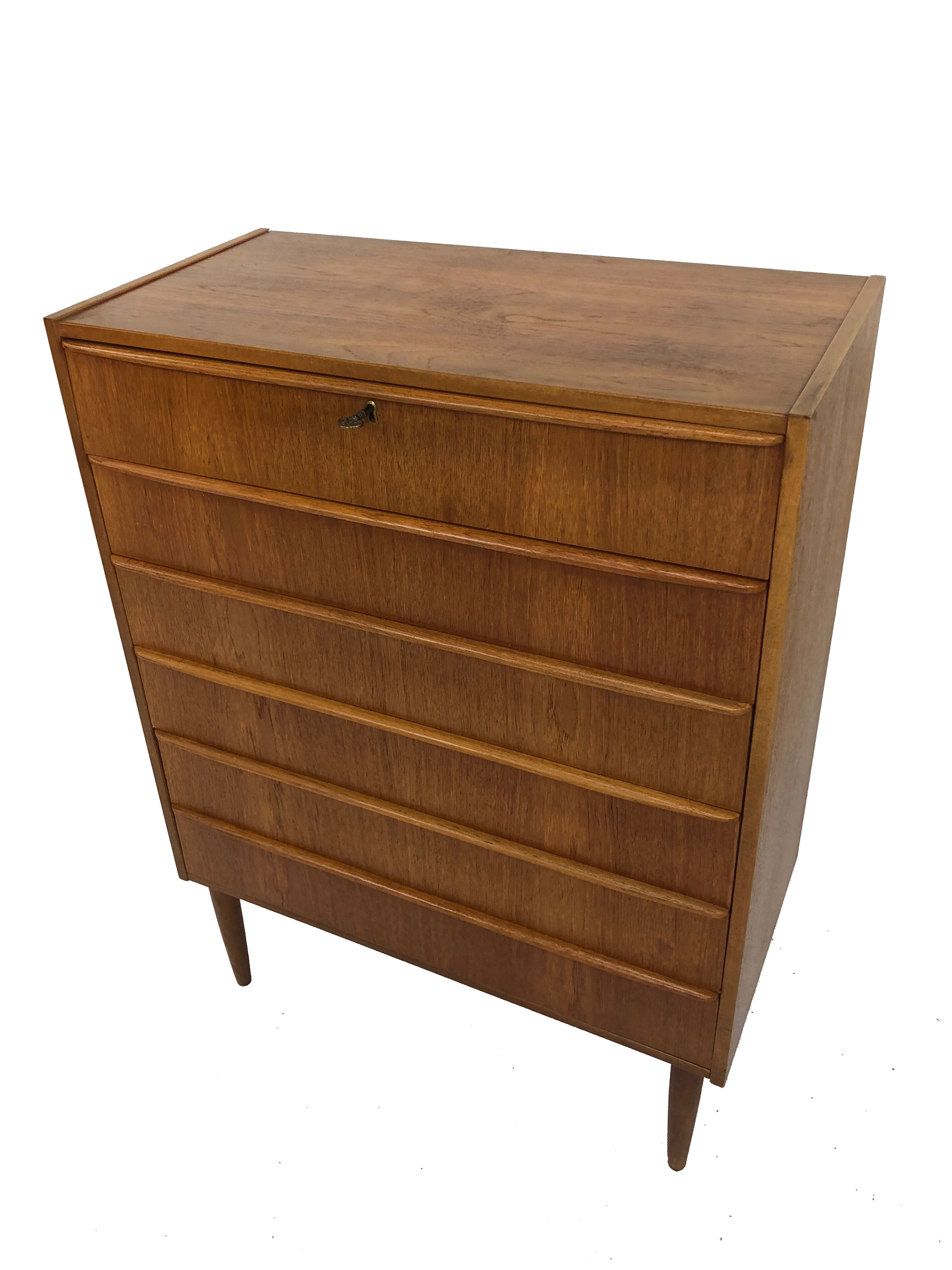 Dresser in teak