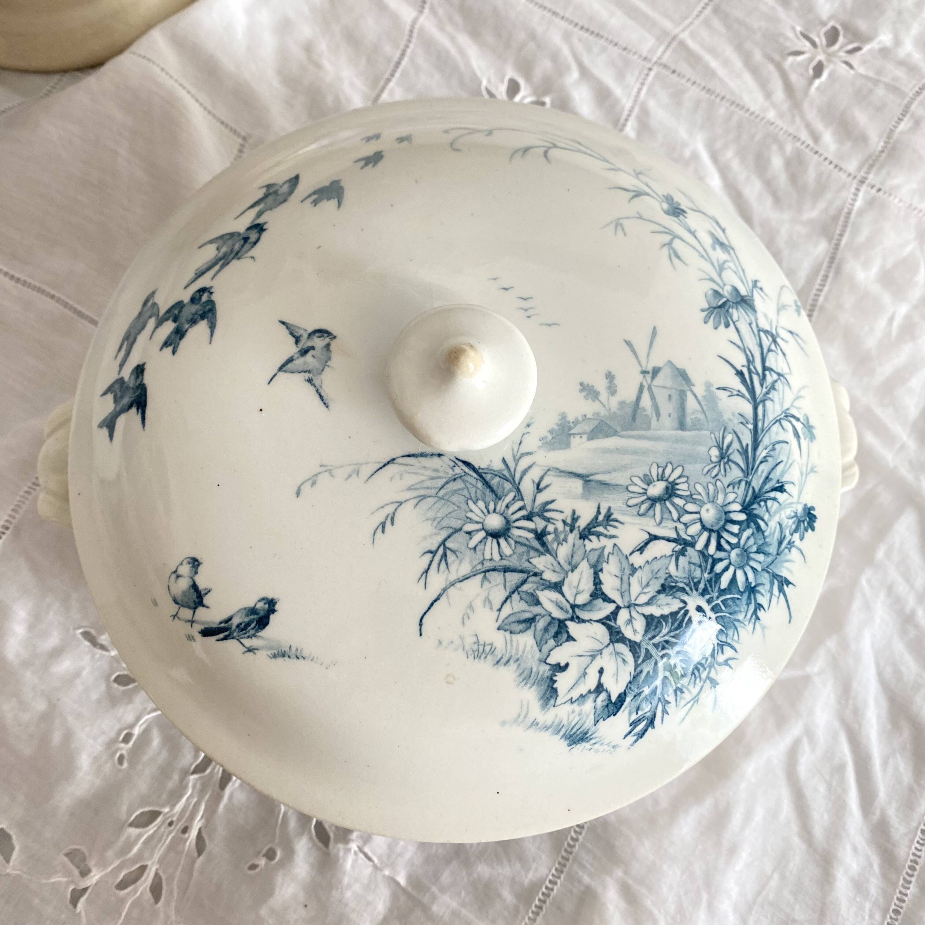 Soupière en terre de fer Gien modèle"paysages"