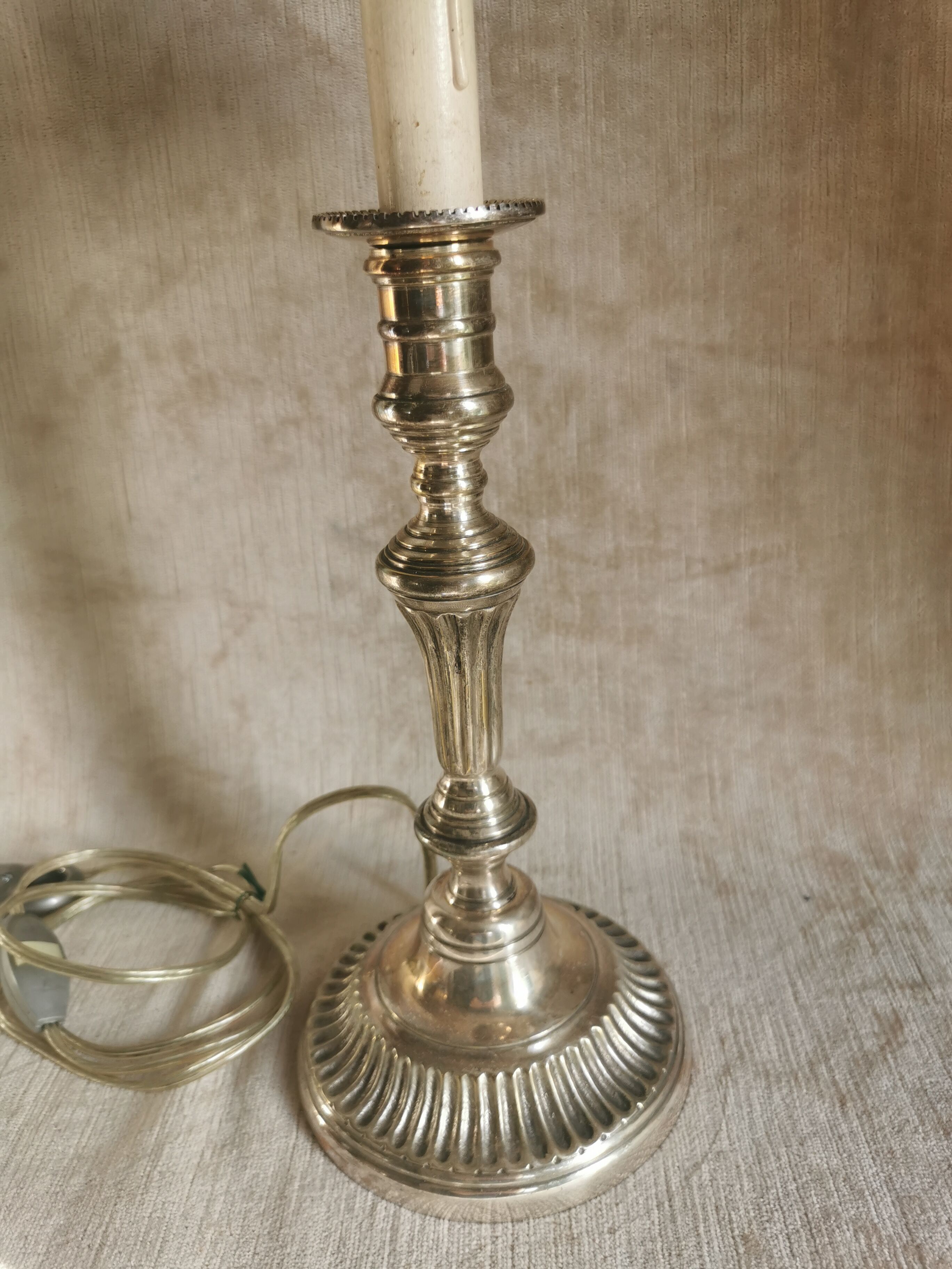Candle holder in silver bronze, Louis XVI style, mounted in lamp