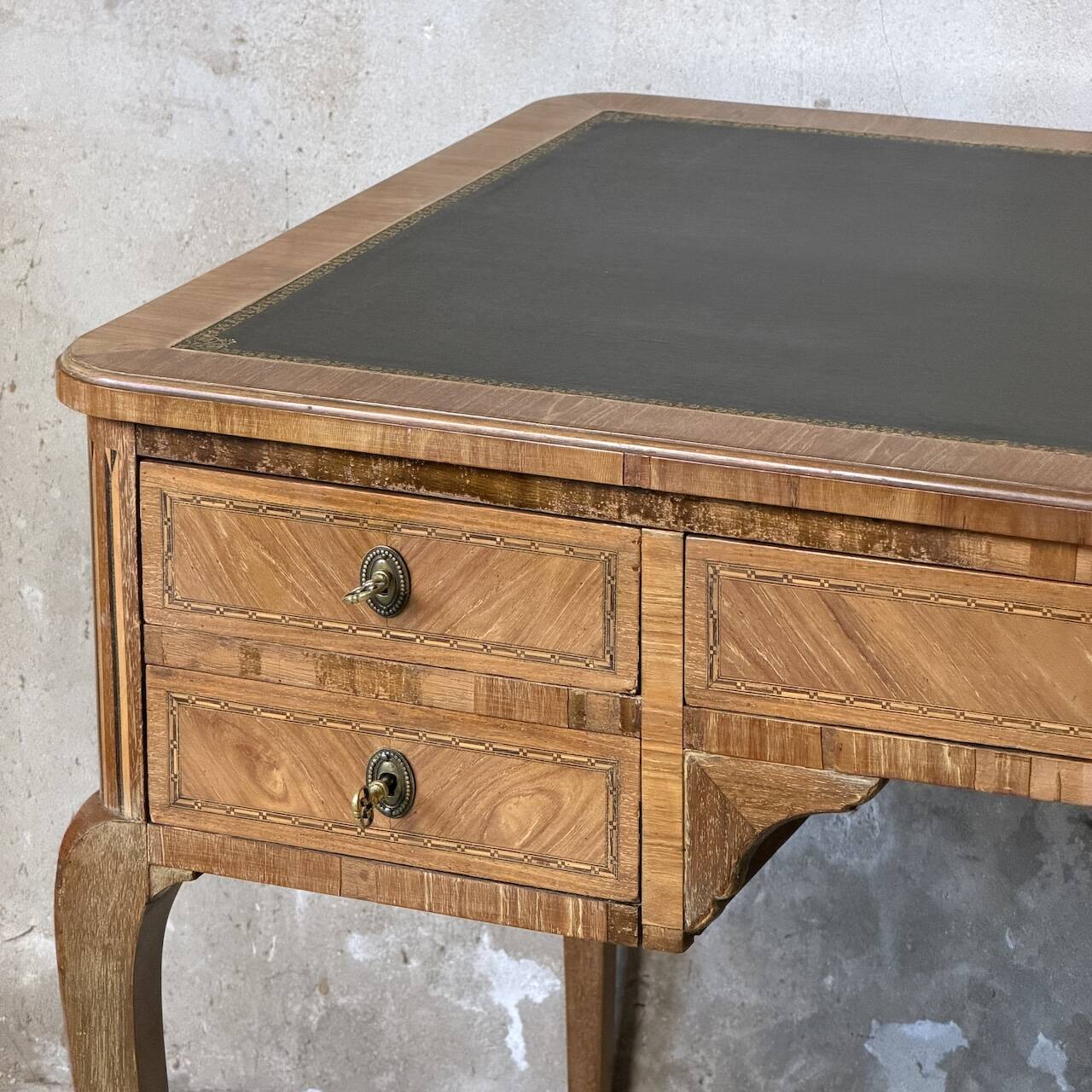 Bureau style transition Louis XV / louis XVI