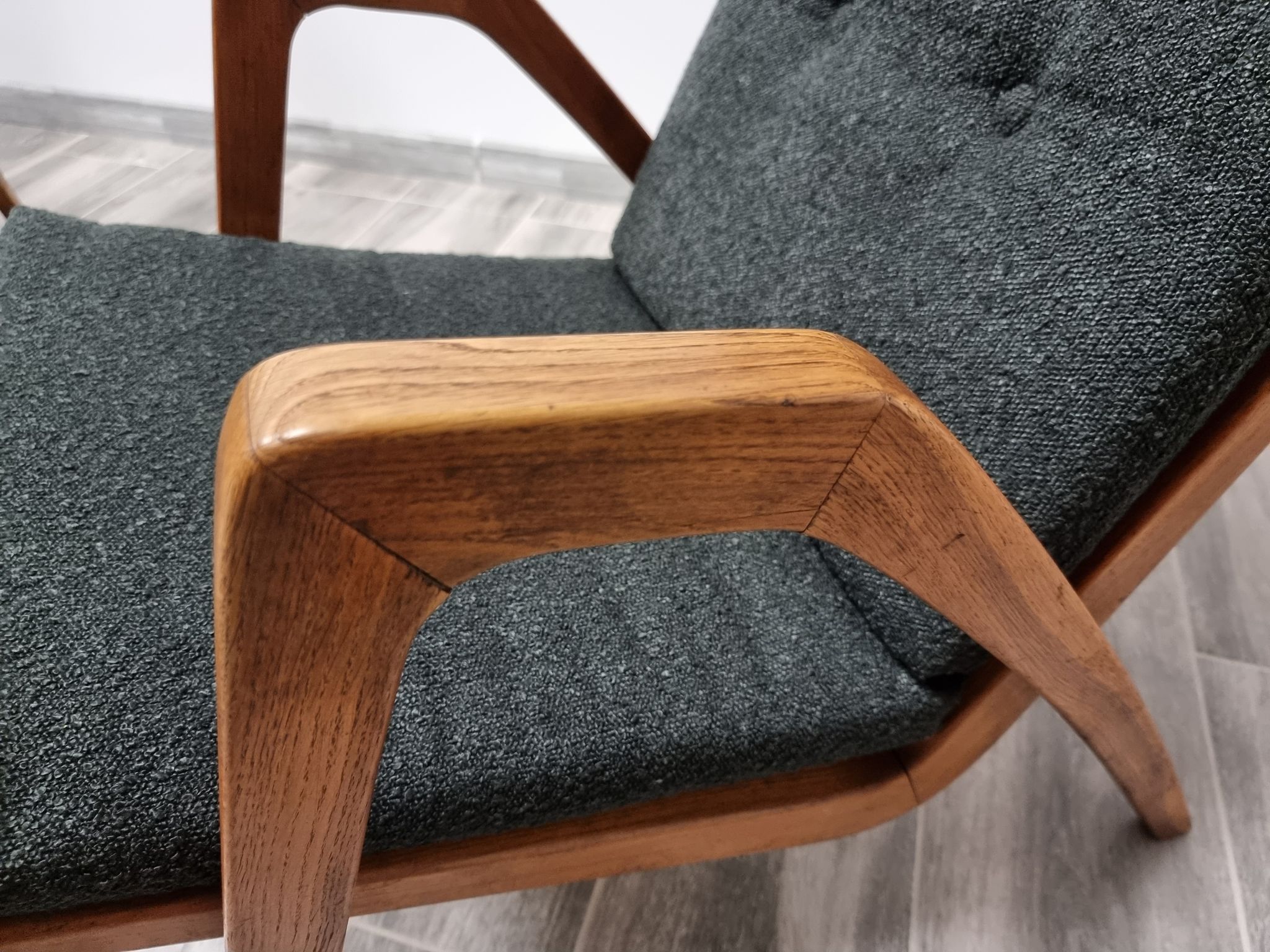 Fauteuils restaurés par Jan Vanek