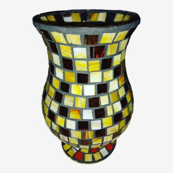 Vase in glass paste