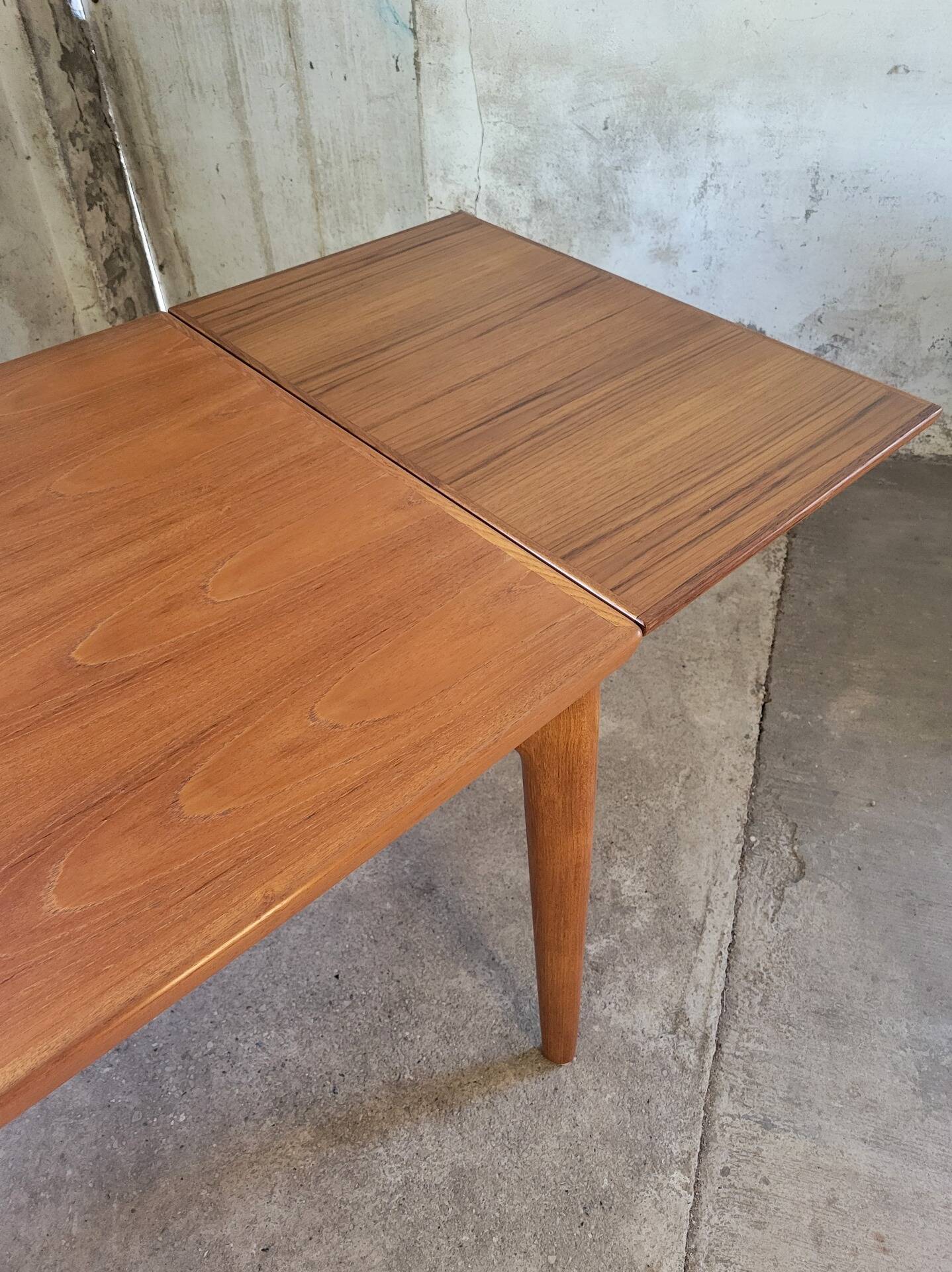 Table à manger extensible en teck par Grete Jalk pour Glostrup
