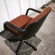 Set of 8 Comforto office chairs.