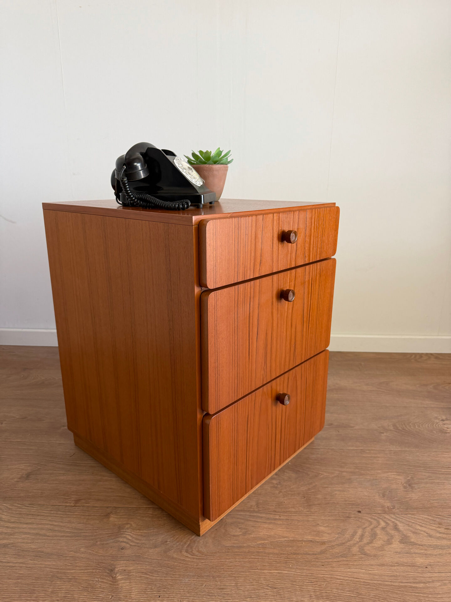 Meuble rangement avec clé