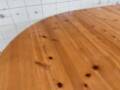 Table à manger ronde extensible en pin par Furusnickarn AB