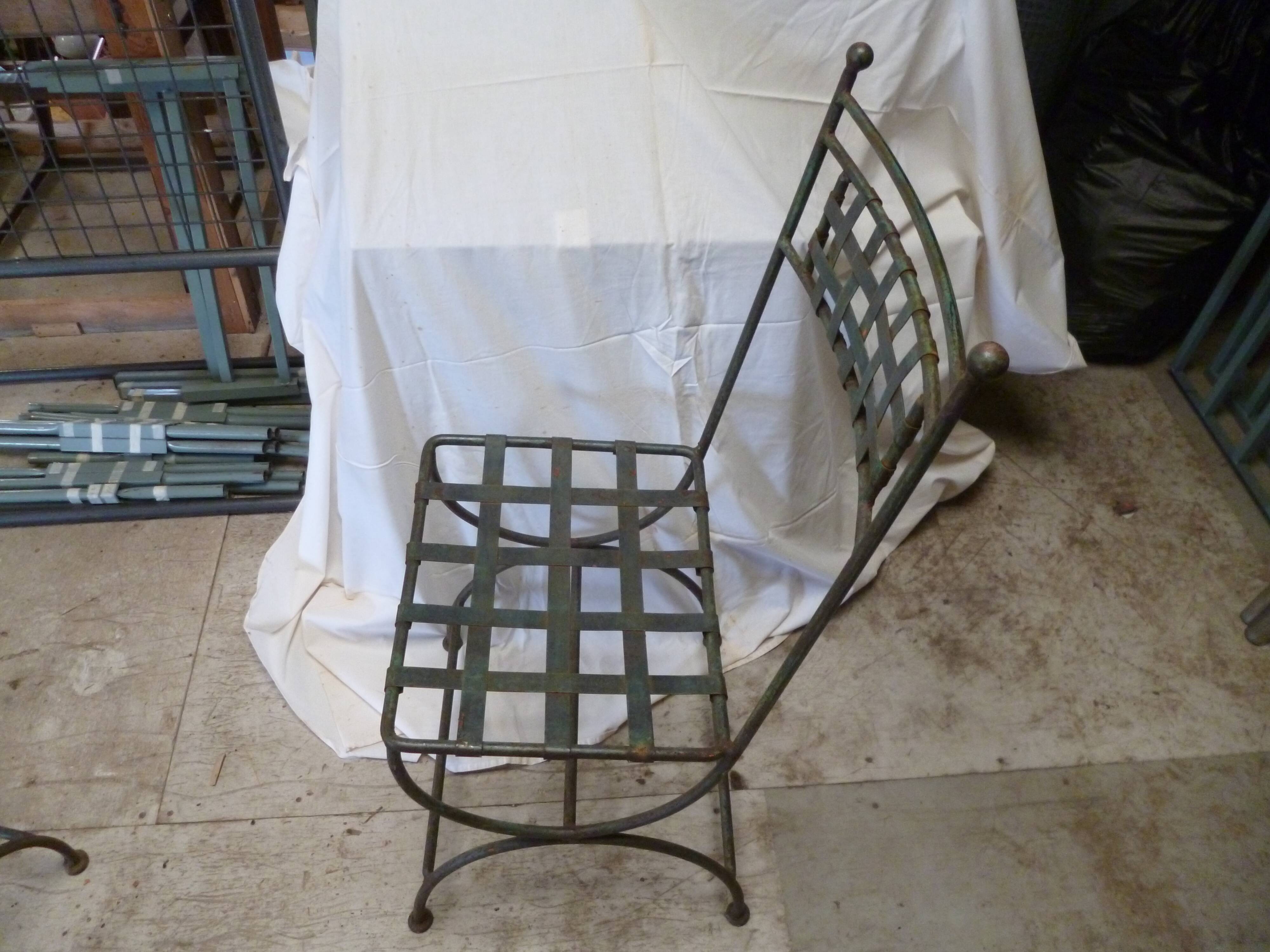 Suite de 4 chaises patine verte