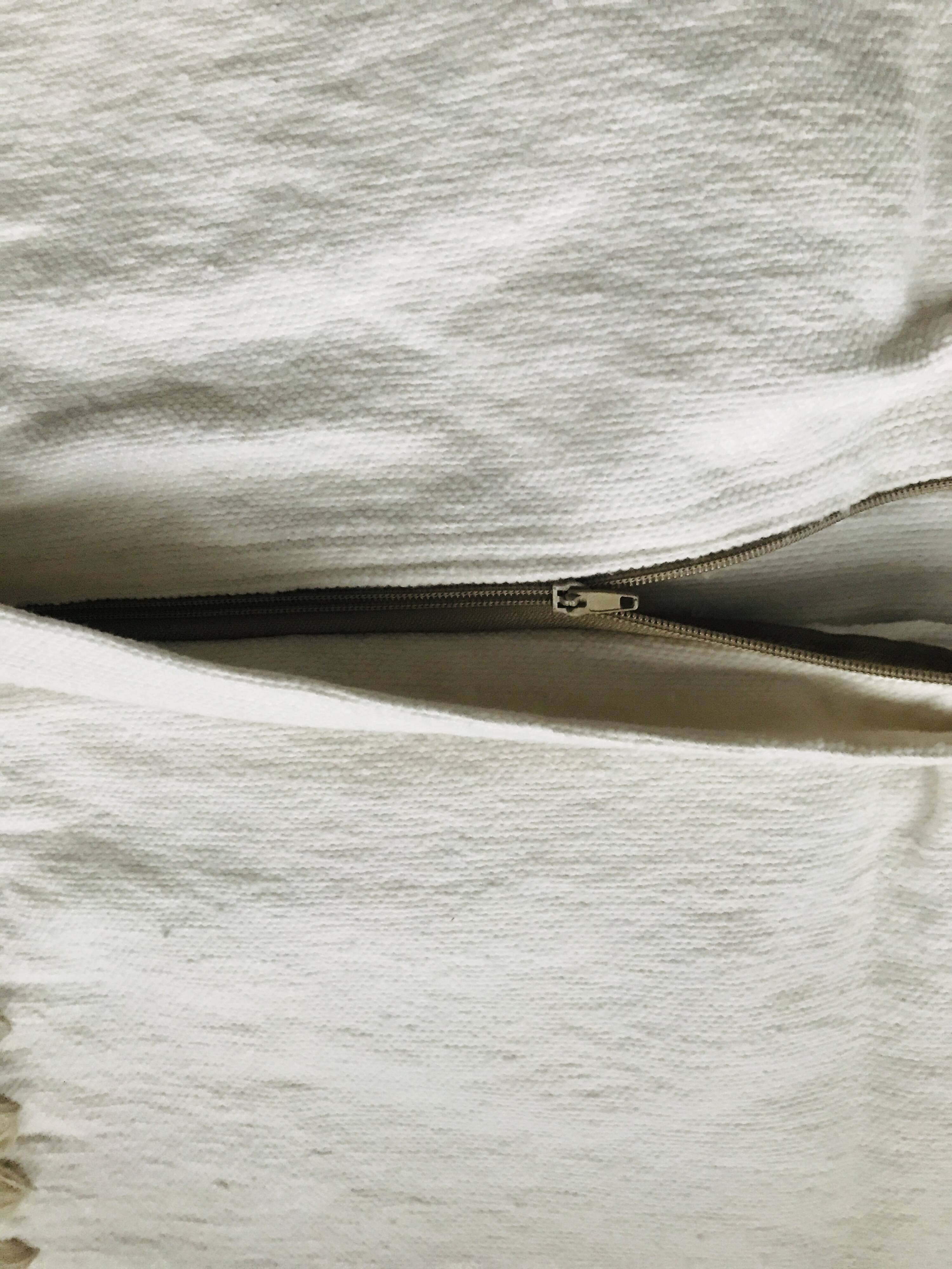 Wool and macramé cushion cover