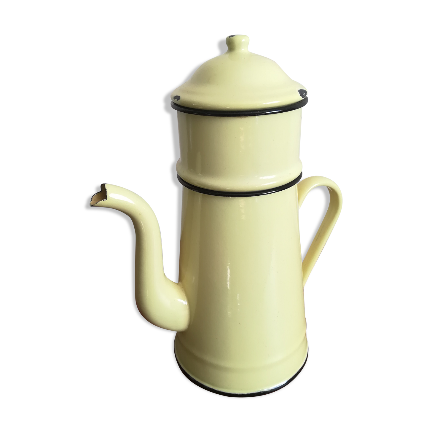 Yellow enamelled coffee maker