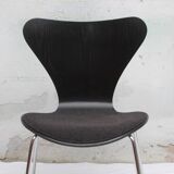 Chair 3107 Arne Jacobsen in black with polstery