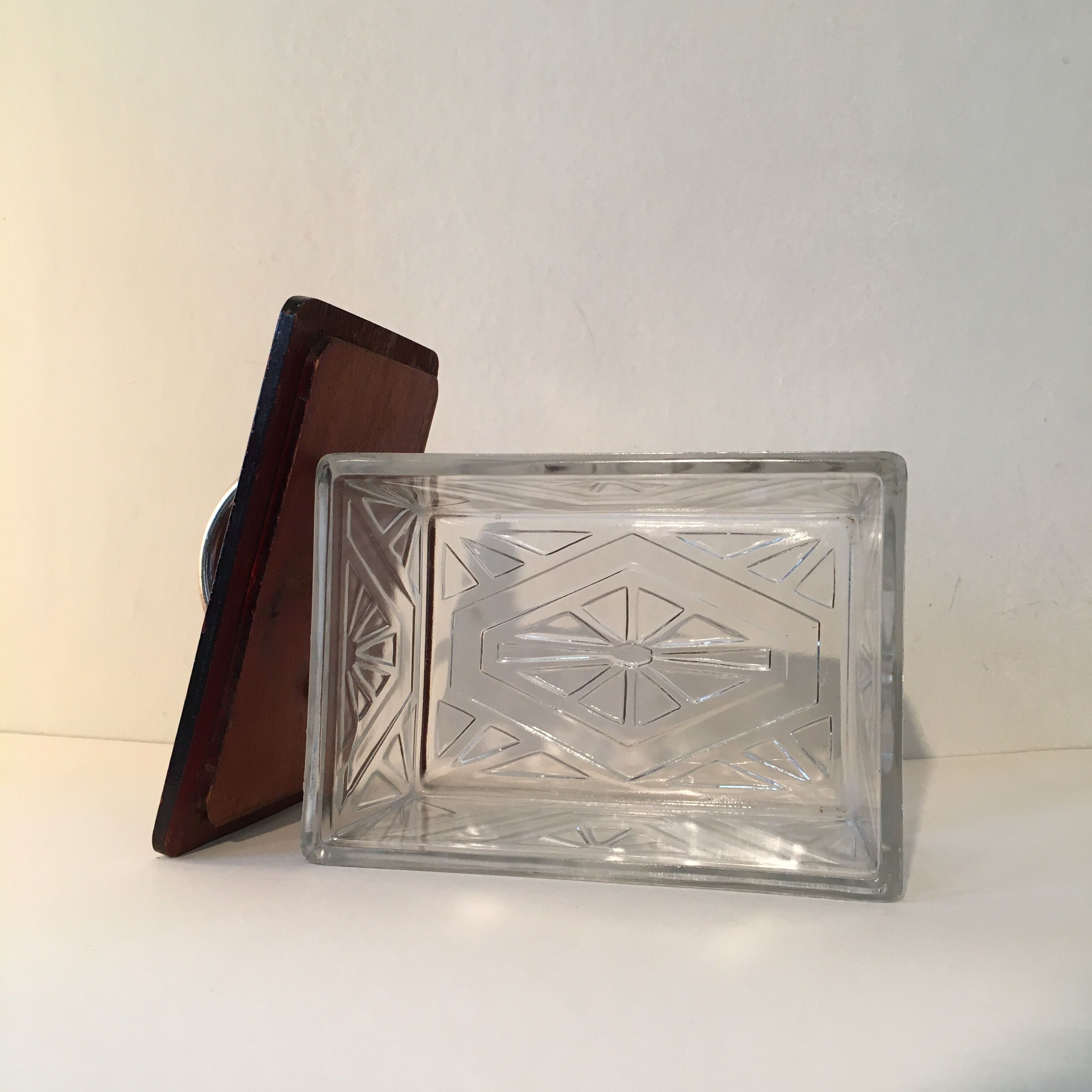 Art deco glass cake box