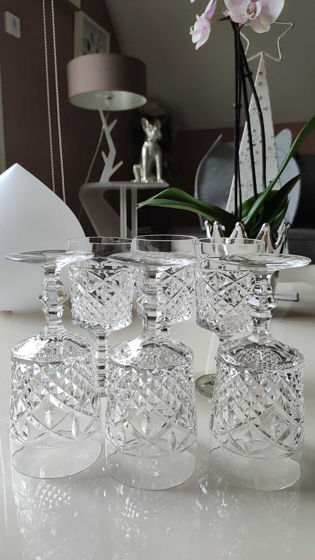 Lot 6 vintage glasses with rectangular crystal stems
