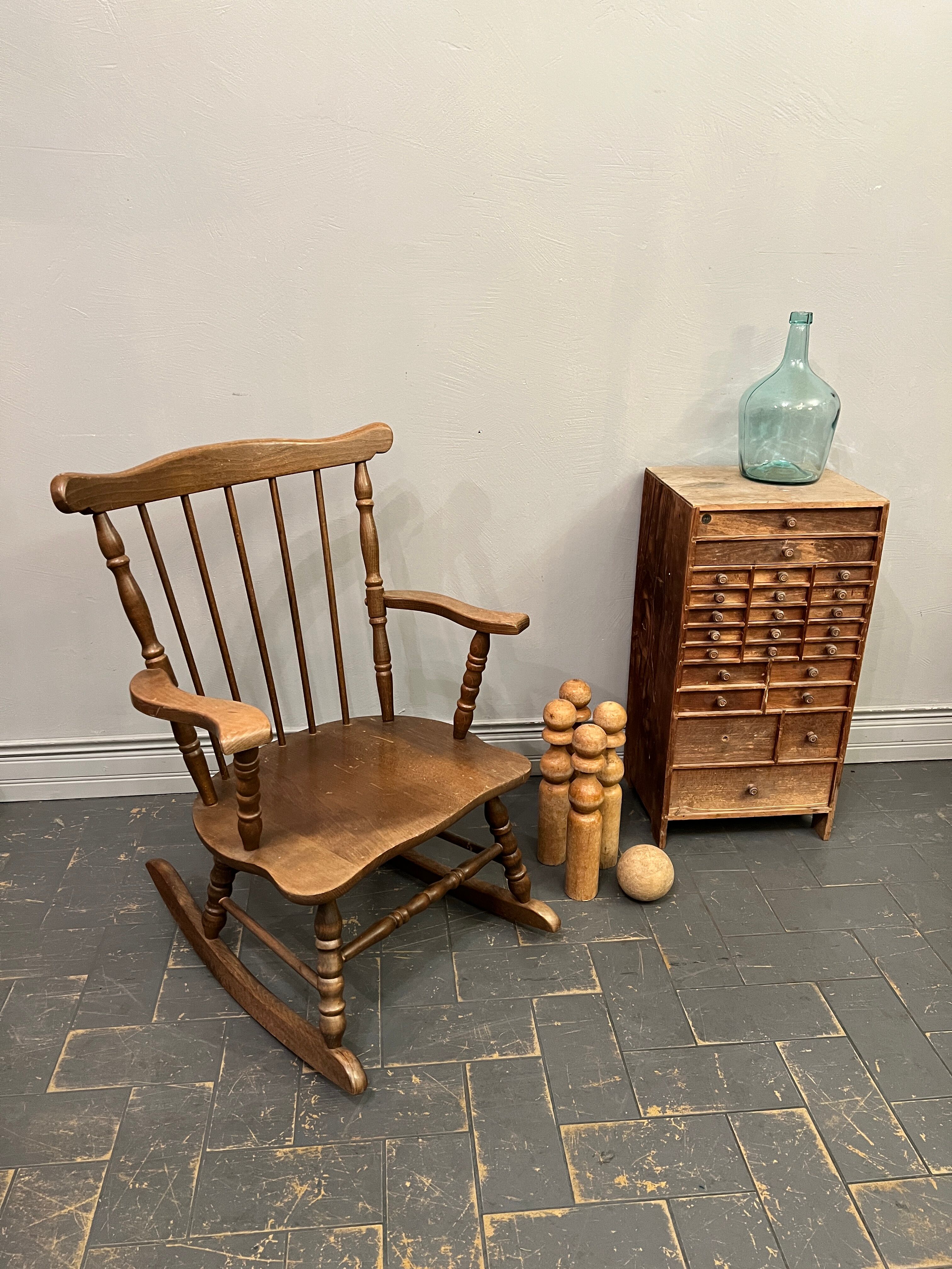 Vintage rocking-chair