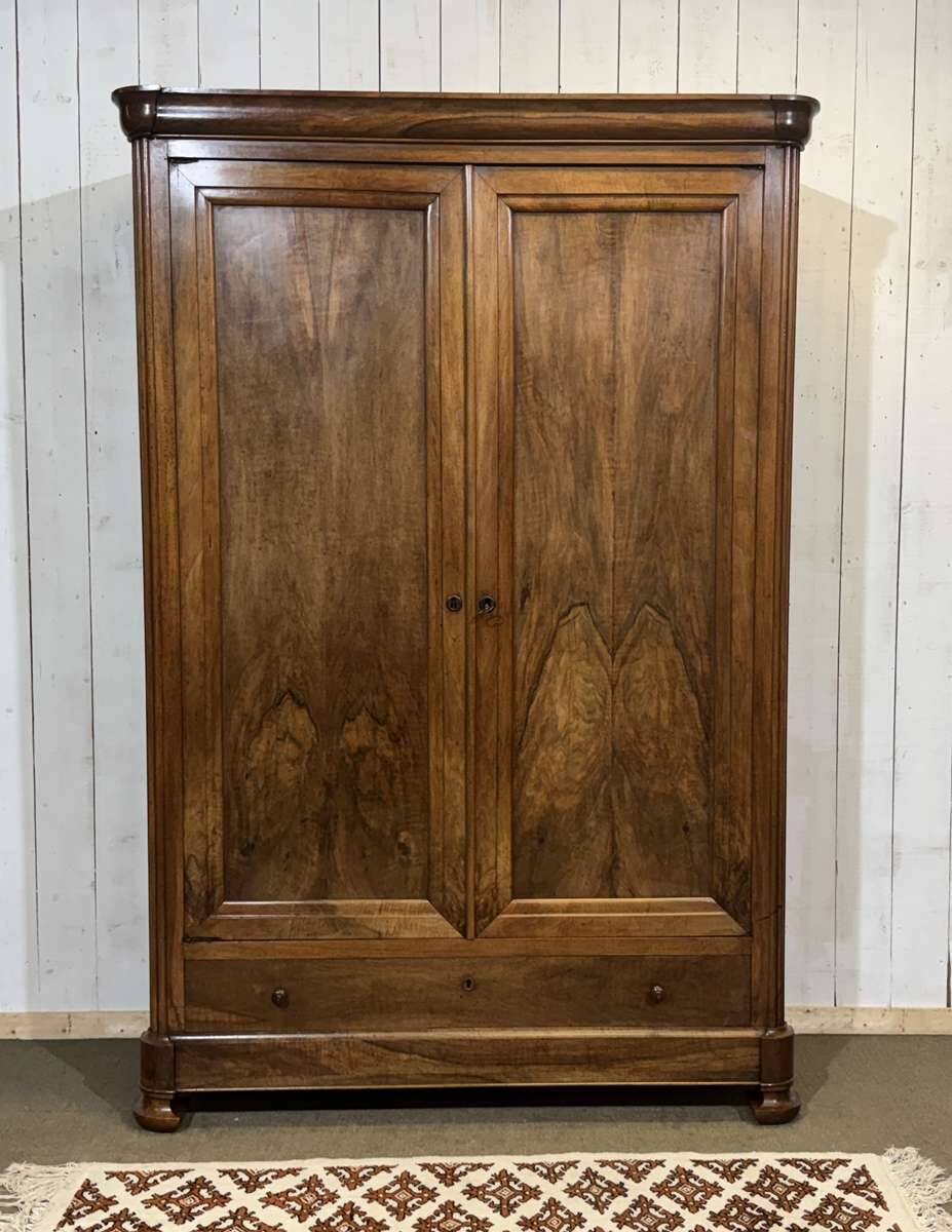Armoire en noyer 19ème