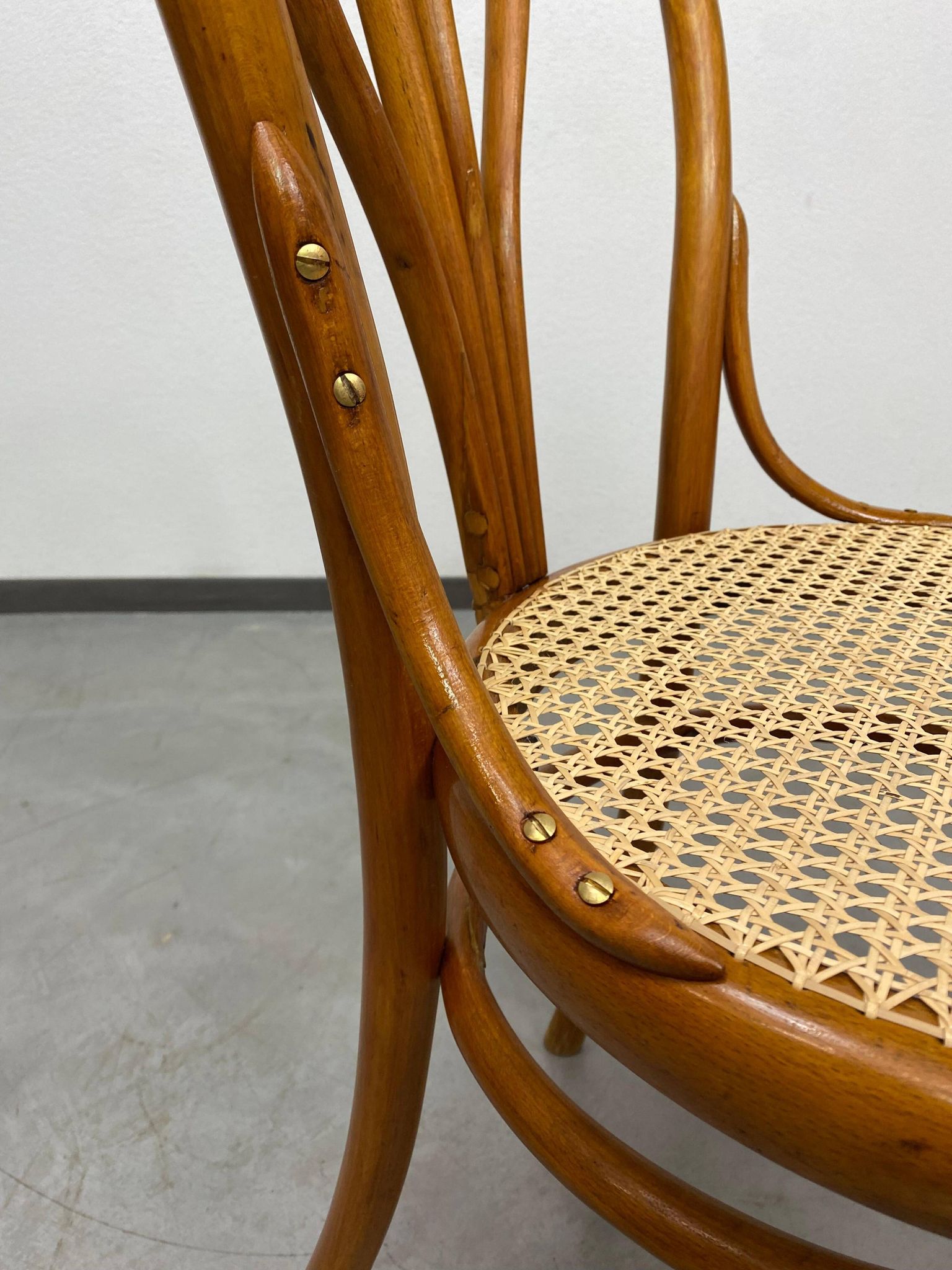 Curved wooden dining chair by Löbl Wieisskirchen