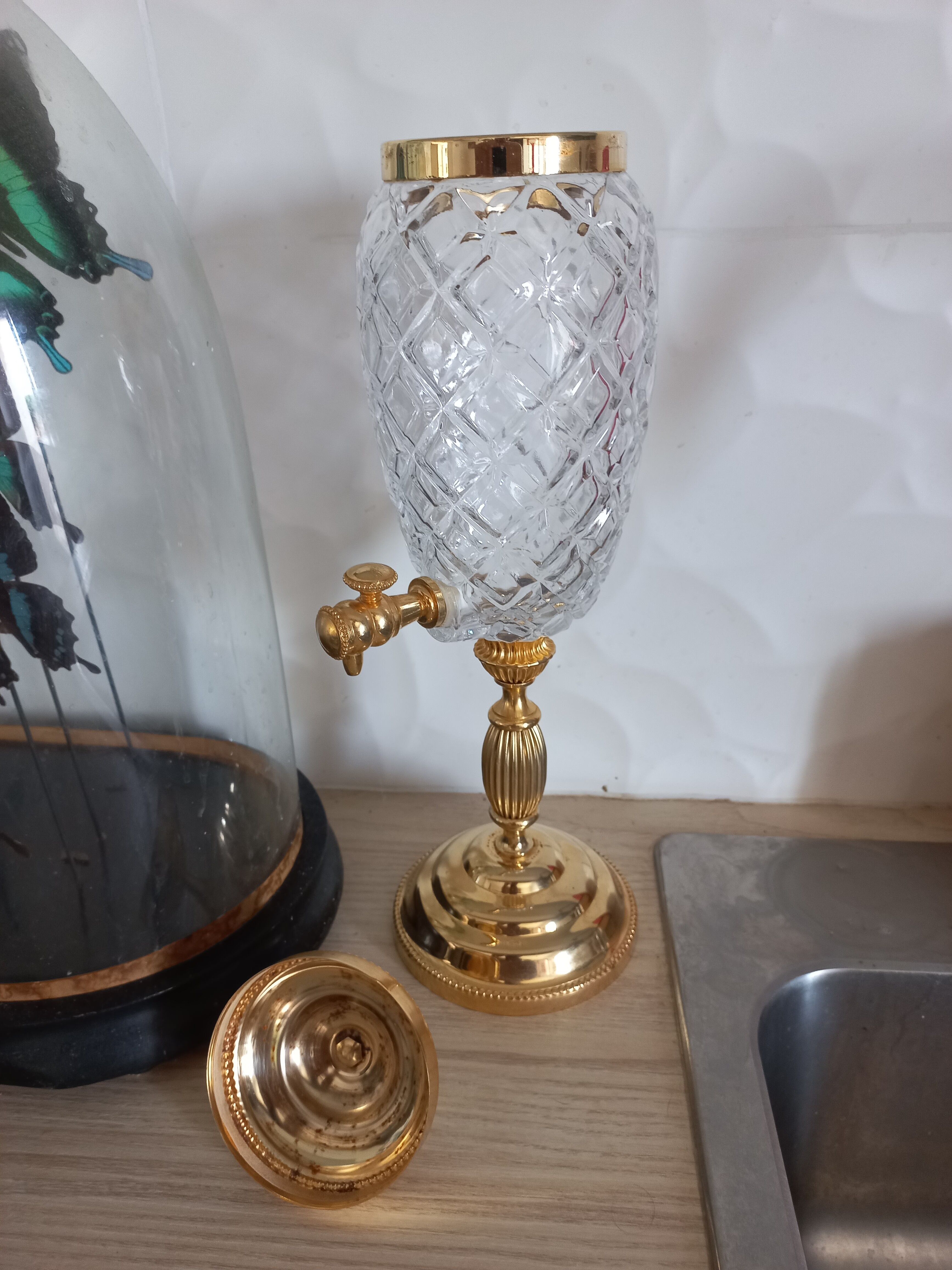 Pineapple liquor fountain