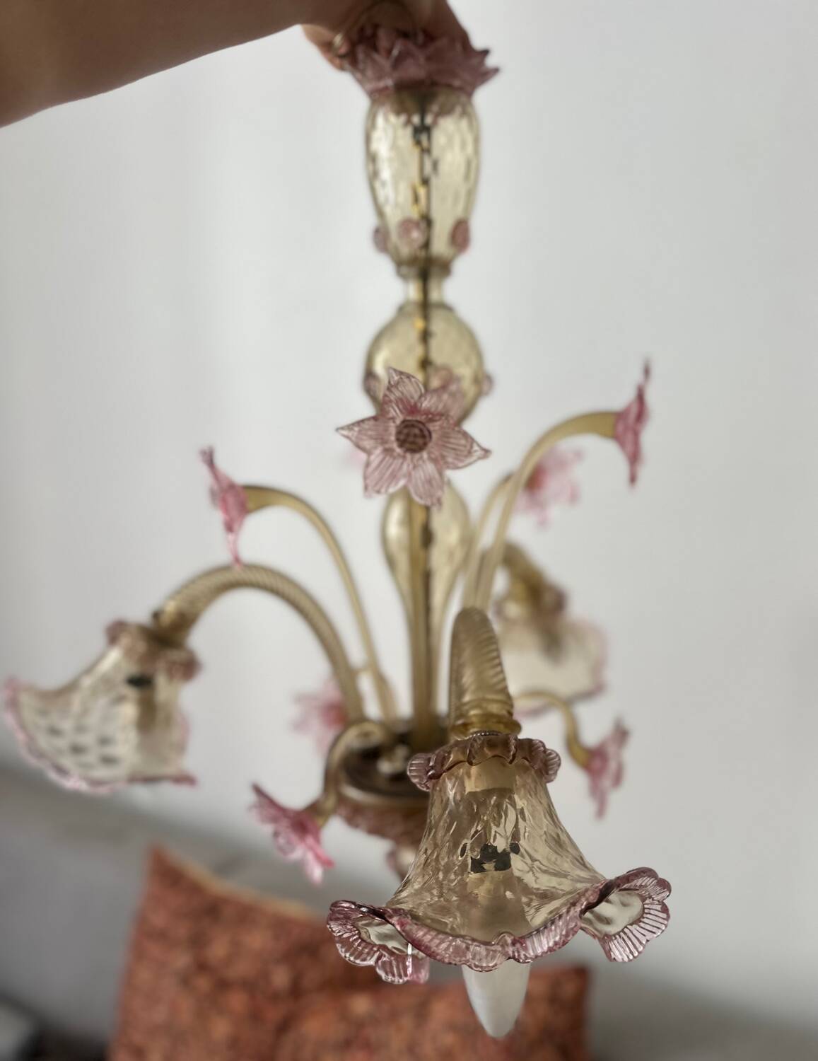 Murano glass chandelier Venetian flowers, circa 1950/1970 pink yellow