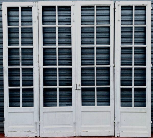 Suite de quatre portes de passage a petits carreaux XX siècle