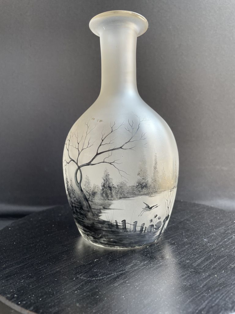 Carafe- Scenery of a lake landscape and a crane taking off