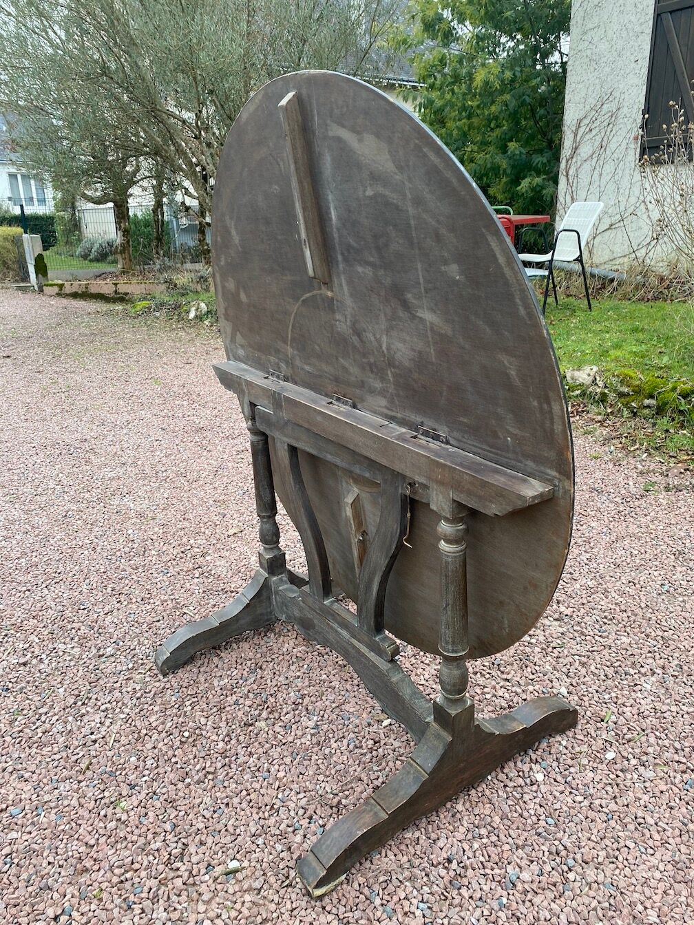 Oak winegrower's table