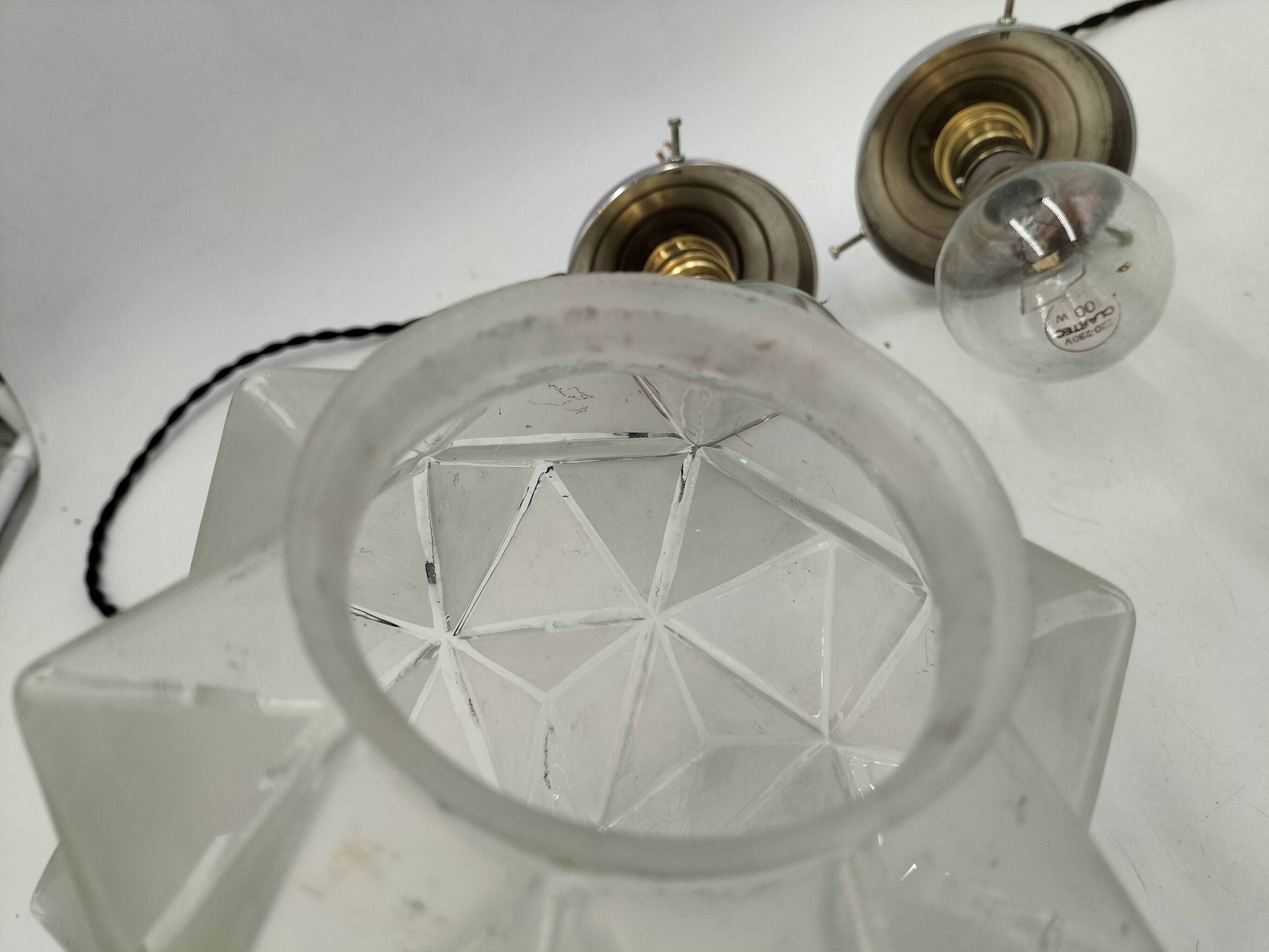 Paire de suspensions art déco en verre