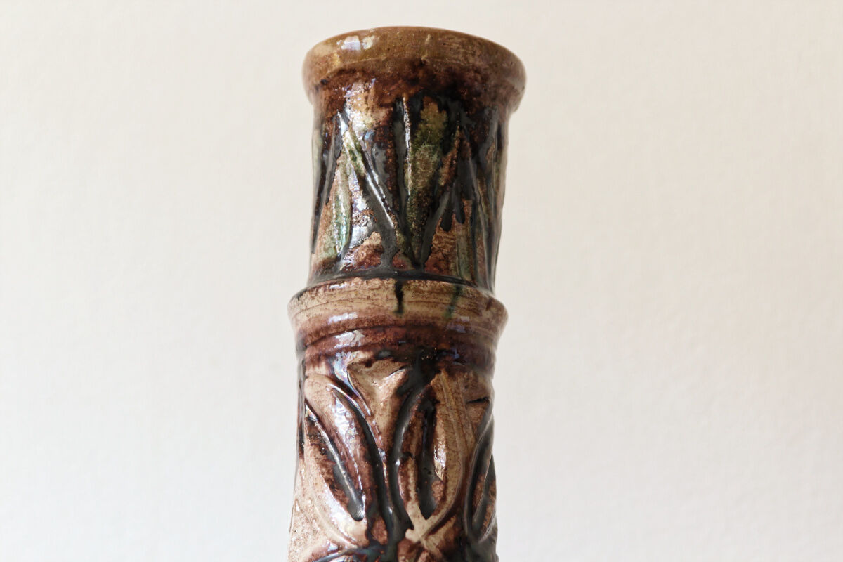 Gourd vase in high relief