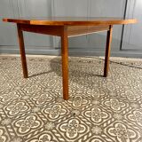 Dining room round table with an extension