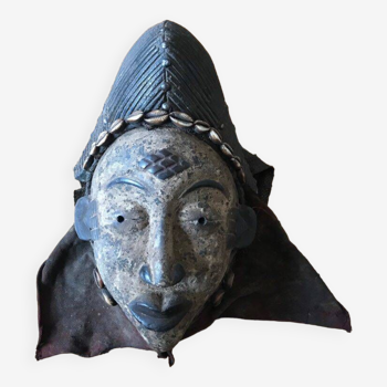 African mask Punu Gabon (old)