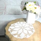 Round placemat in French crocheted lace in white cotton
