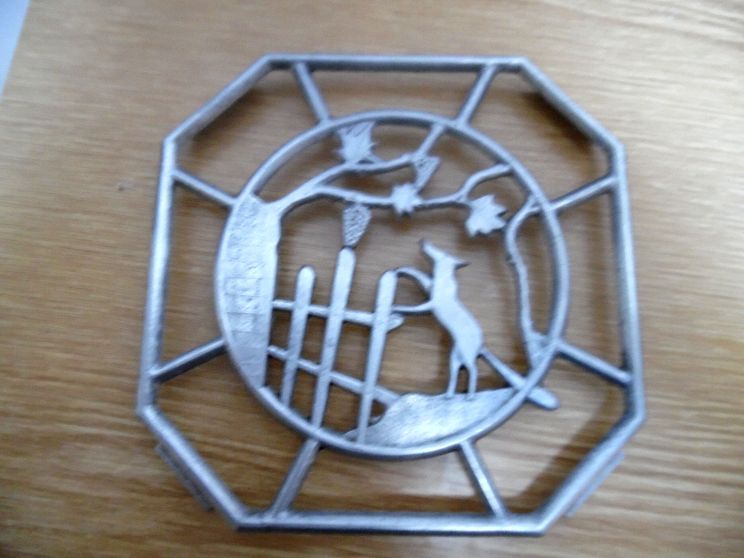 Underaplate art deco aluminum