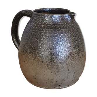 Sandstone pitcher