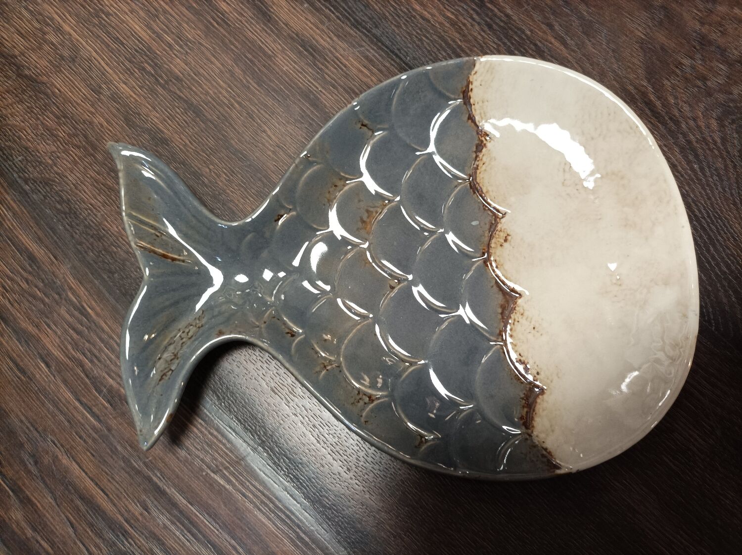 Set of 2 stoneware dishes