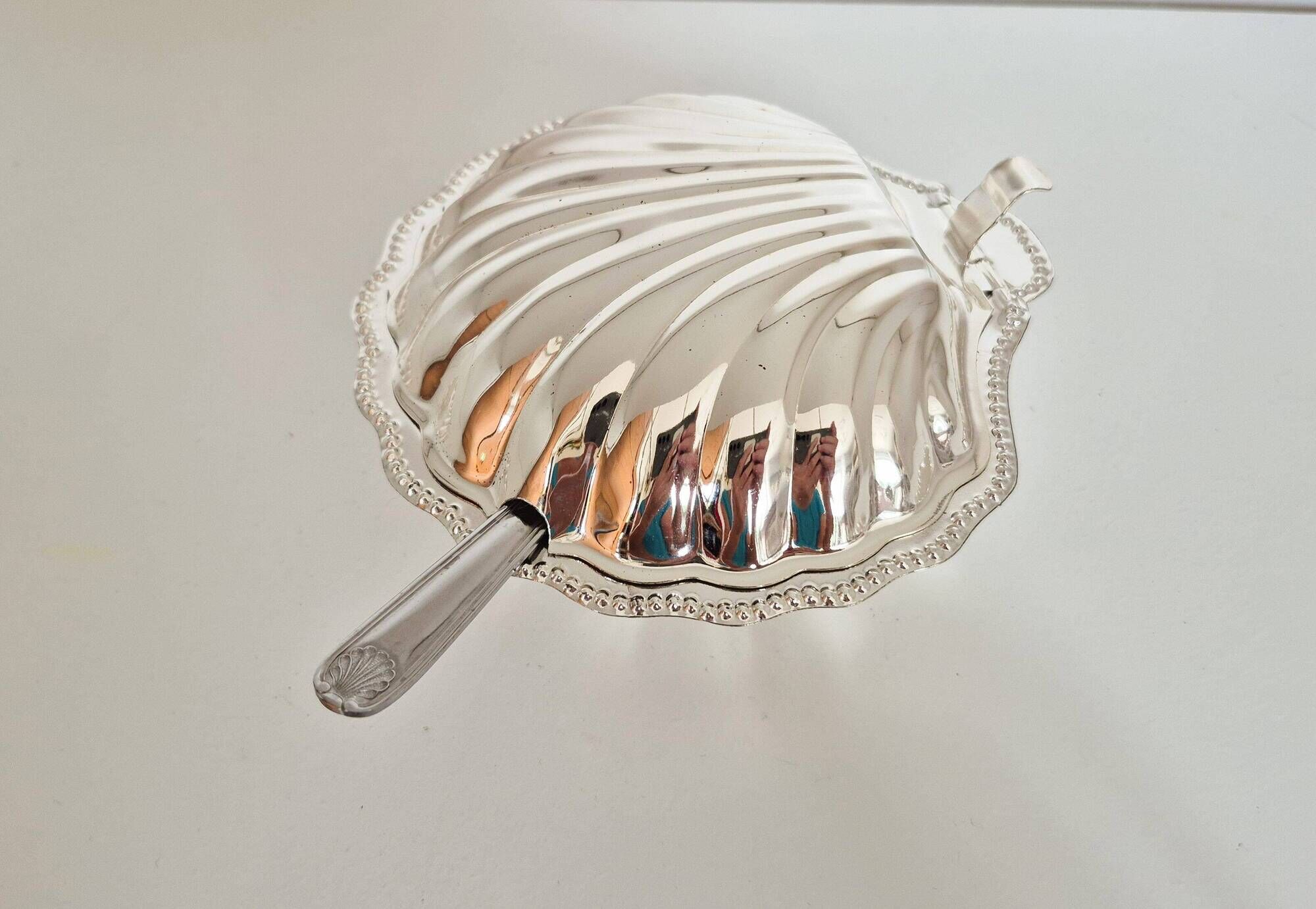 Silver-plated scallop shell butter dish