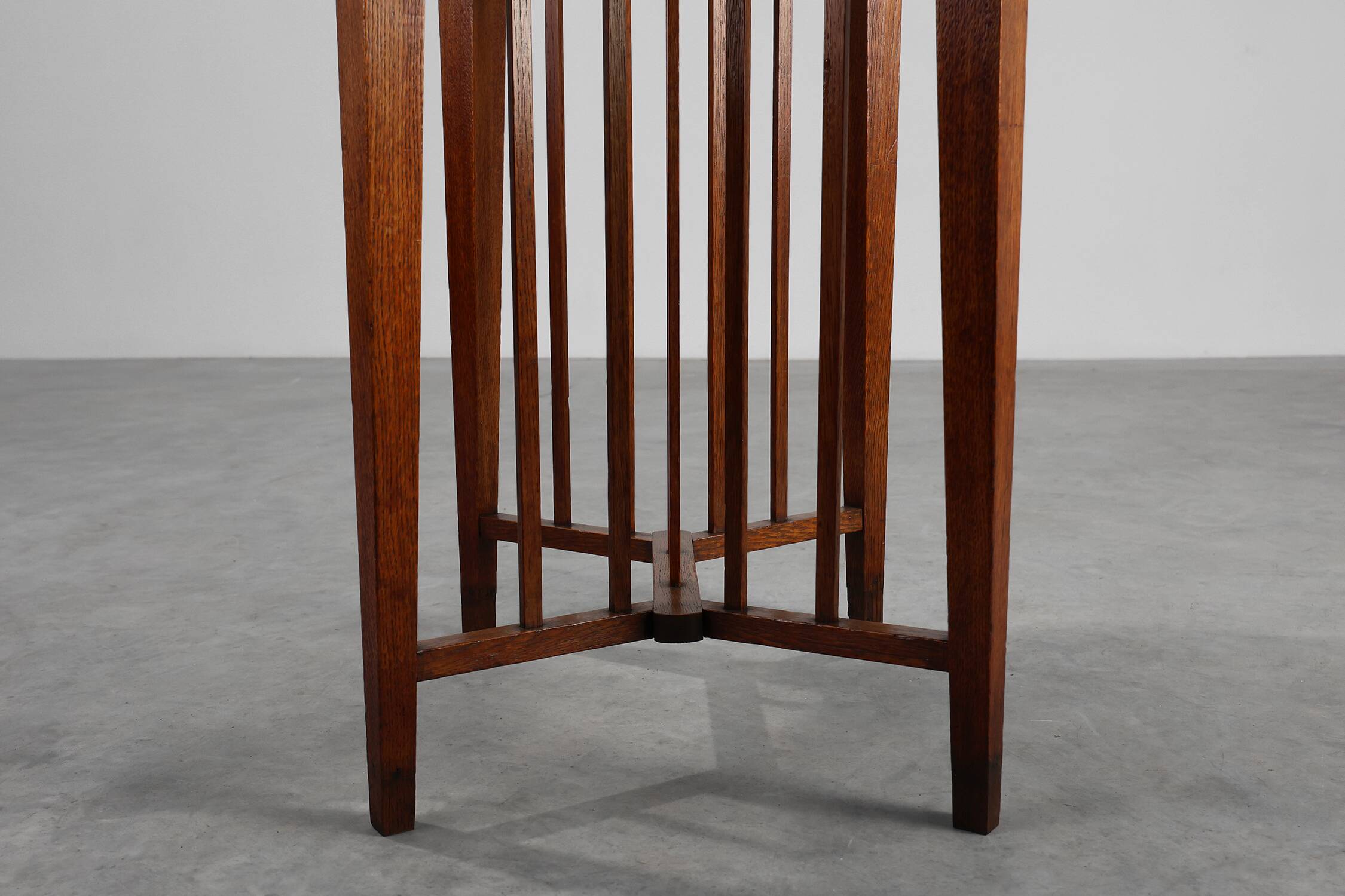 Arts and Crafts Oak Side Table, United Kingdom ca. 1900