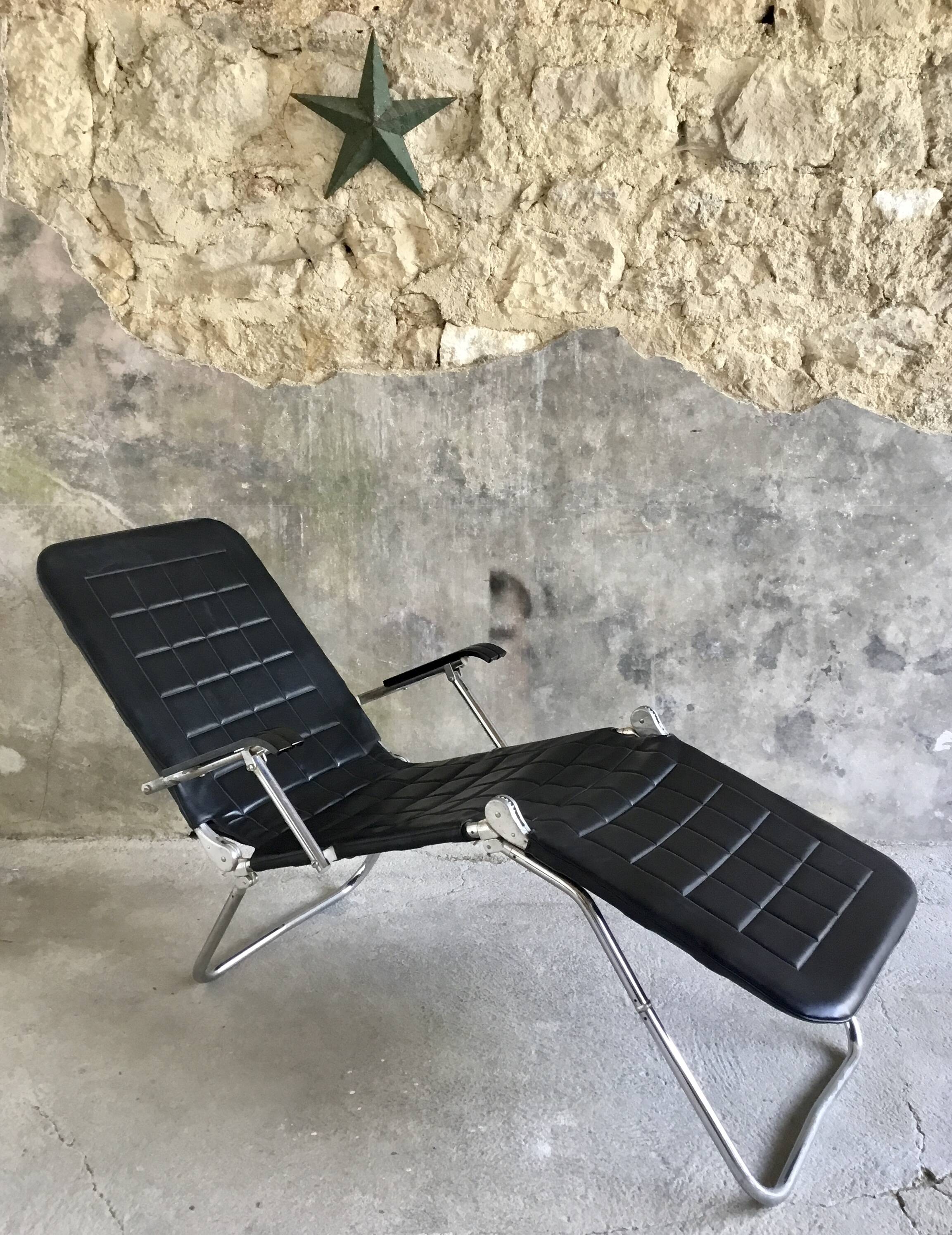 Condor lounge chair or deckchair in black leather - made in France - design 1970