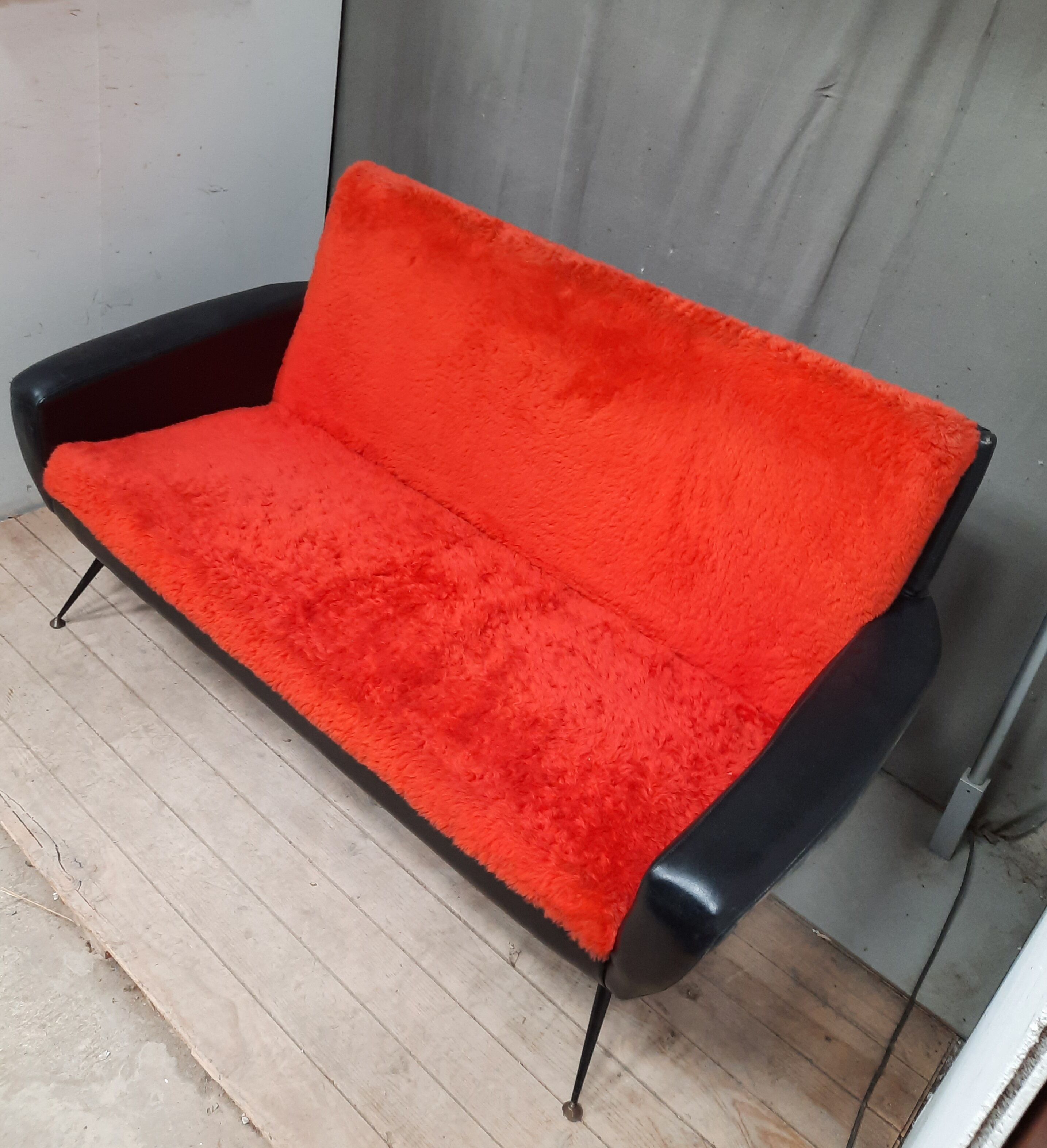 Canapé vintage pieds compas