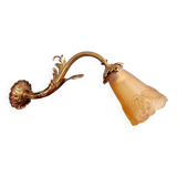 Art Deco wall light in gilt bronze and satin glass, 1920s