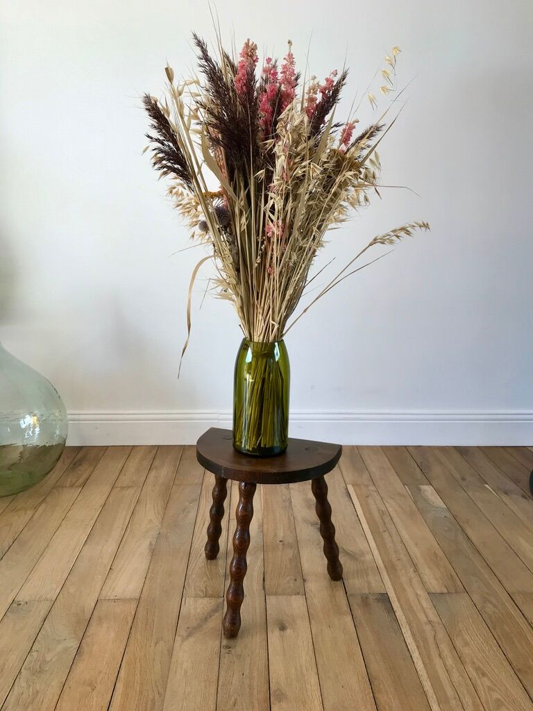 Tripod stool of cowherd in pearl wood 30s
