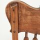 Chaise de bureau charmante avec de belles sculptures en bois du début du 20e siècle.