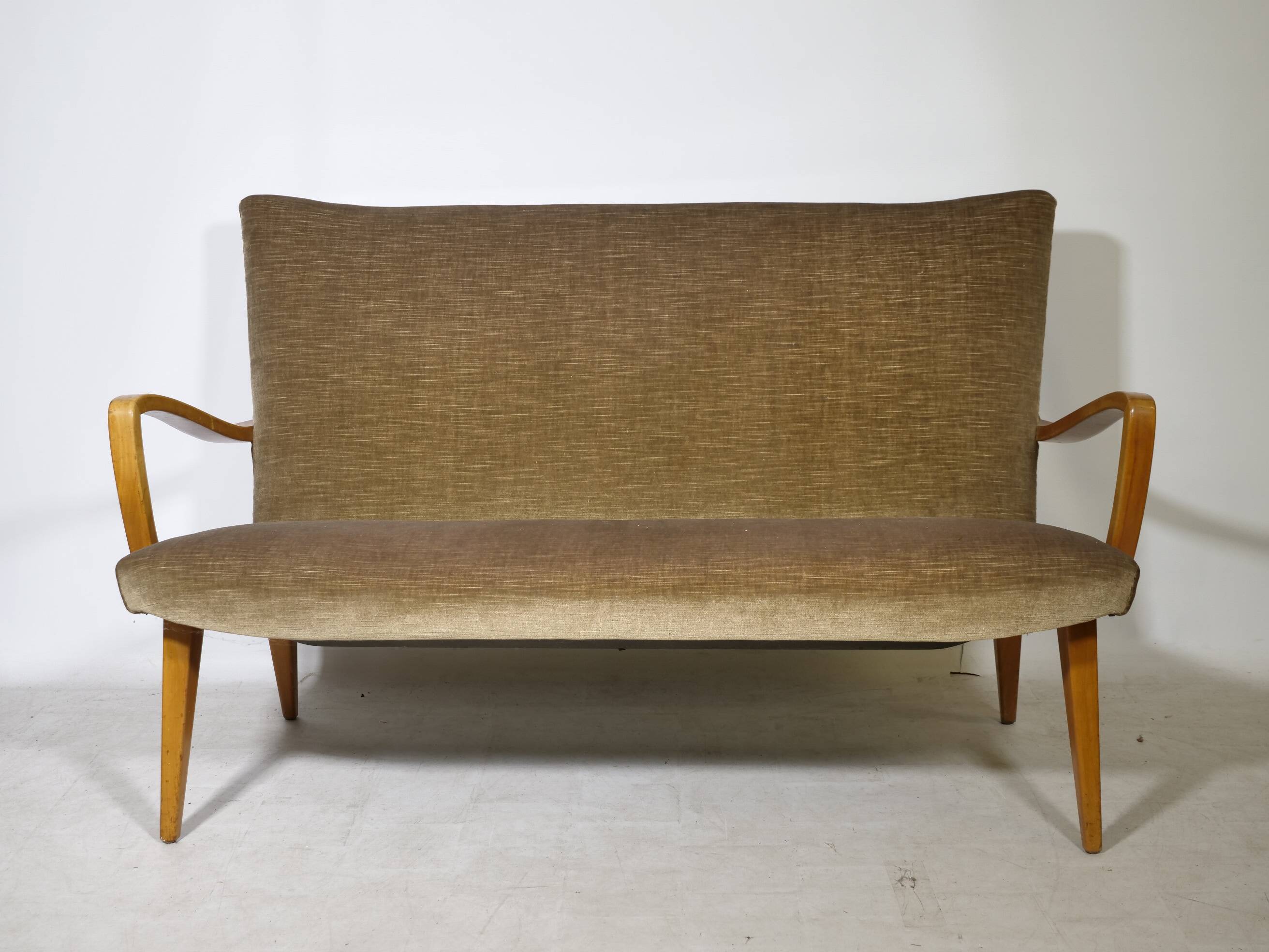 Canapé cocktail à deux places de style mid-century avec revêtement en velours, années 1960