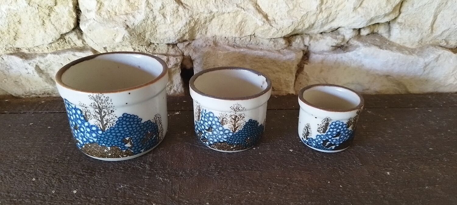 Small vintage ramekins