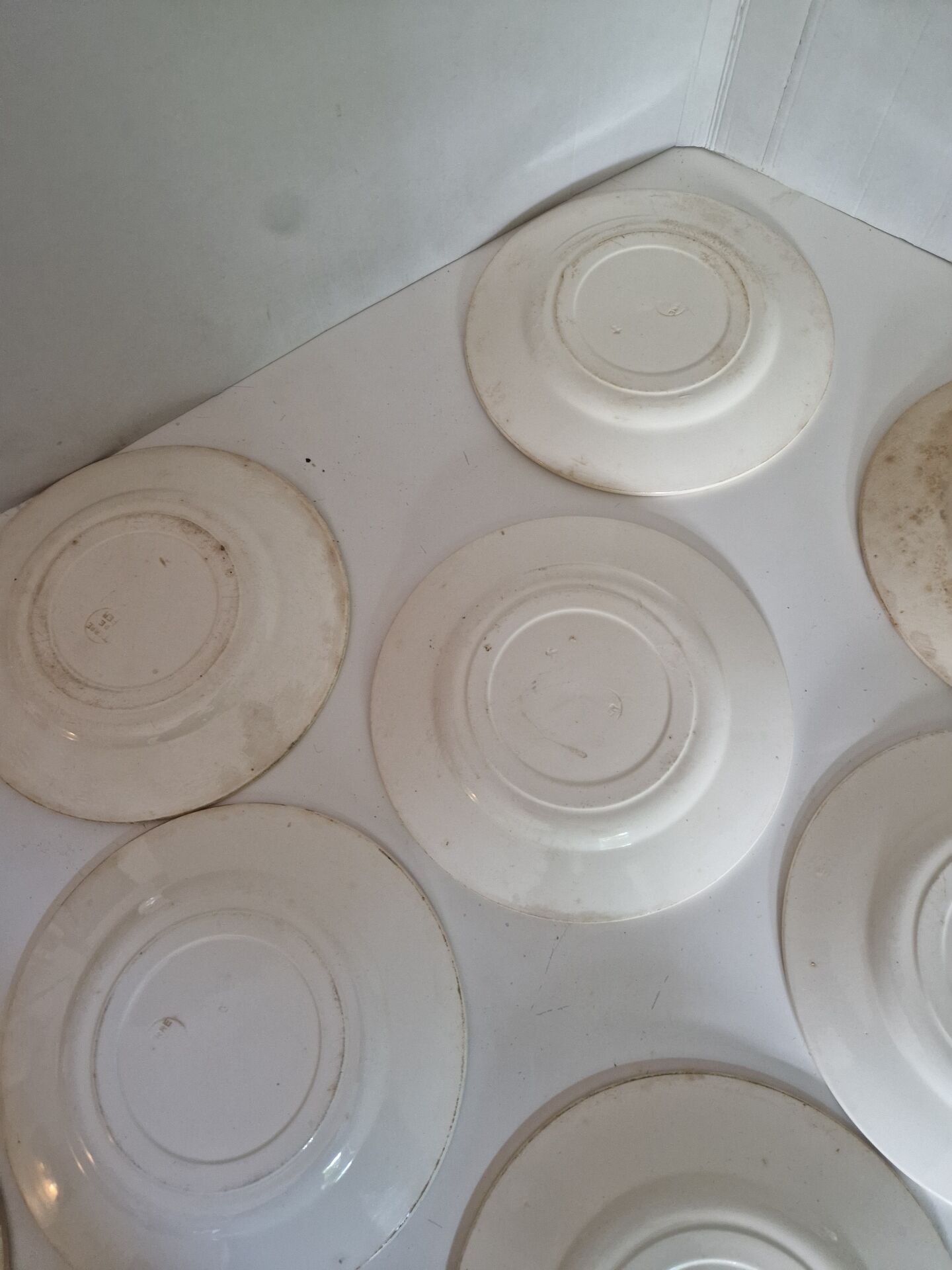 Lot De 9 Assiettes Plates Terre De Fer