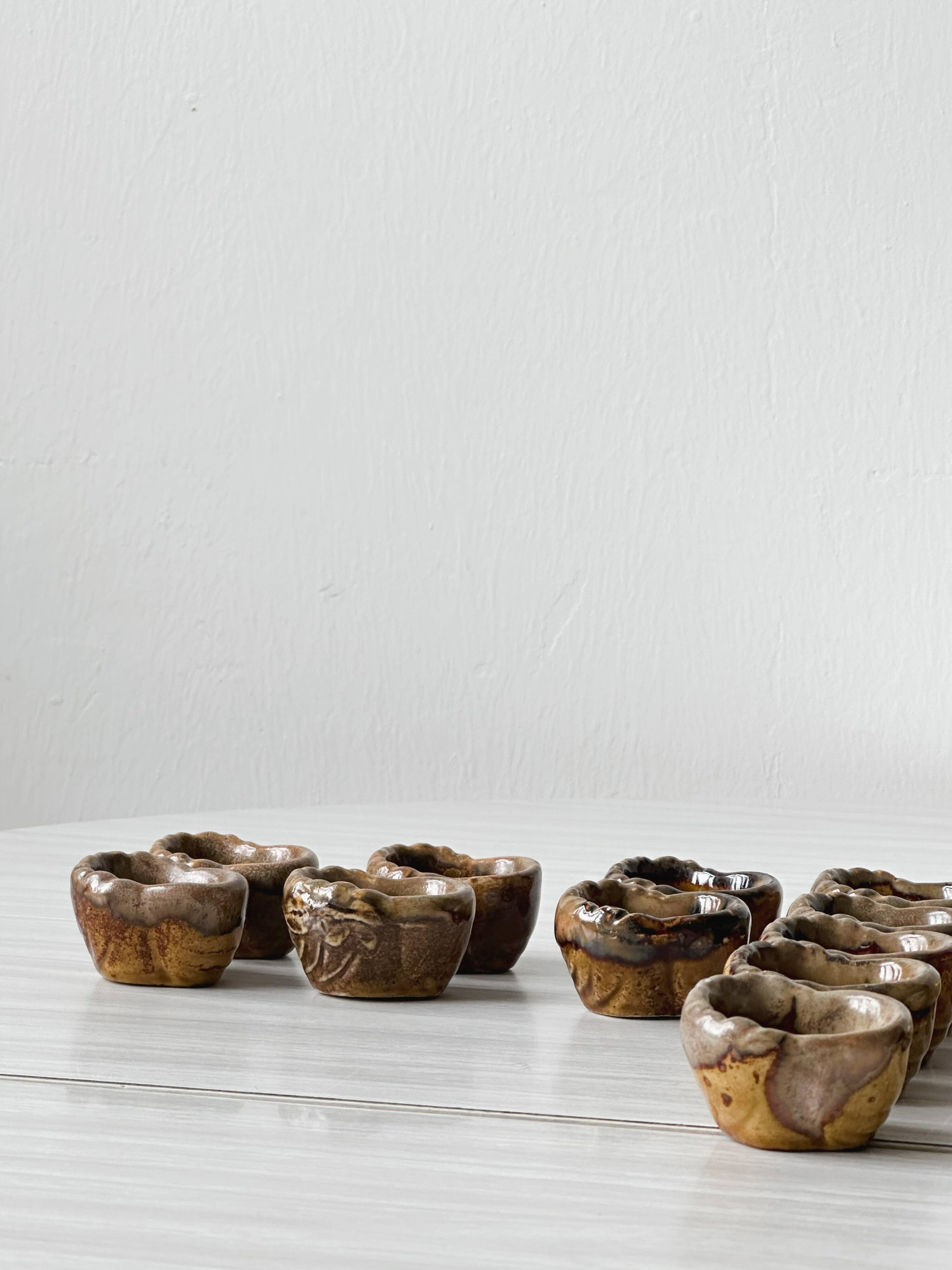 24 flambéed ceramic snail cups