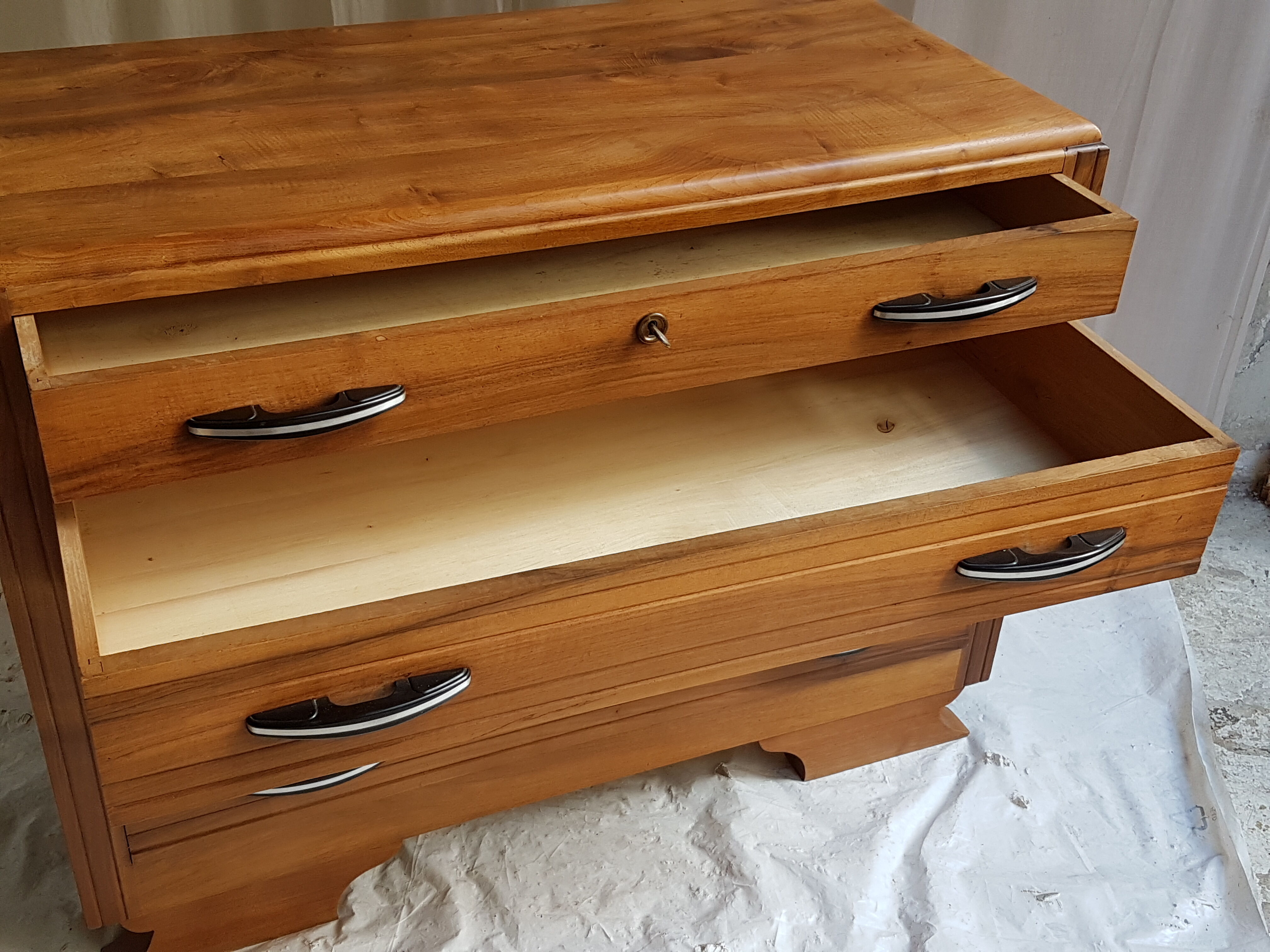 Vintage chest of drawers 50 years