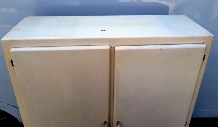 Haut de buffet vintage en bois peint