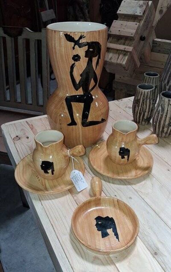 Ensemble en céramique Grandjean - Jourdan, Vallauris, décor « faux bois »